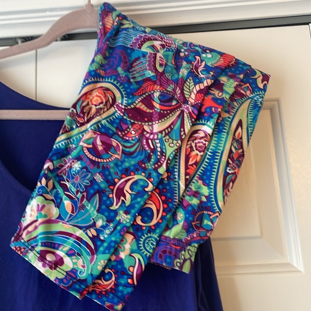 Tunic top with buttery soft leggings both medium. Or 10/12 stretchy.